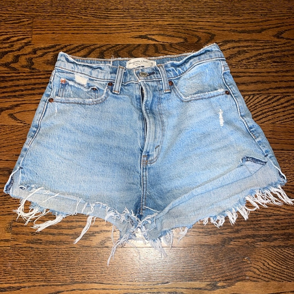 Abercrombie & Fitch The Mom Short High Rise CURVE LOVE